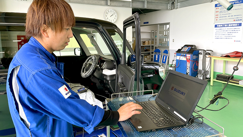 スズキ車専用車両診断機(SDT)でチェック